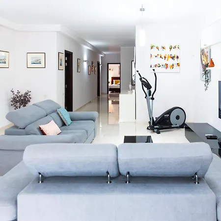 Beautiful 3br W Private Jacuzzi By Arco Collection *