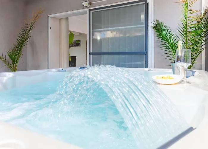 Lägenhet Beautiful 3br W Private Jacuzzi By Arco Collection Is-Swieqi